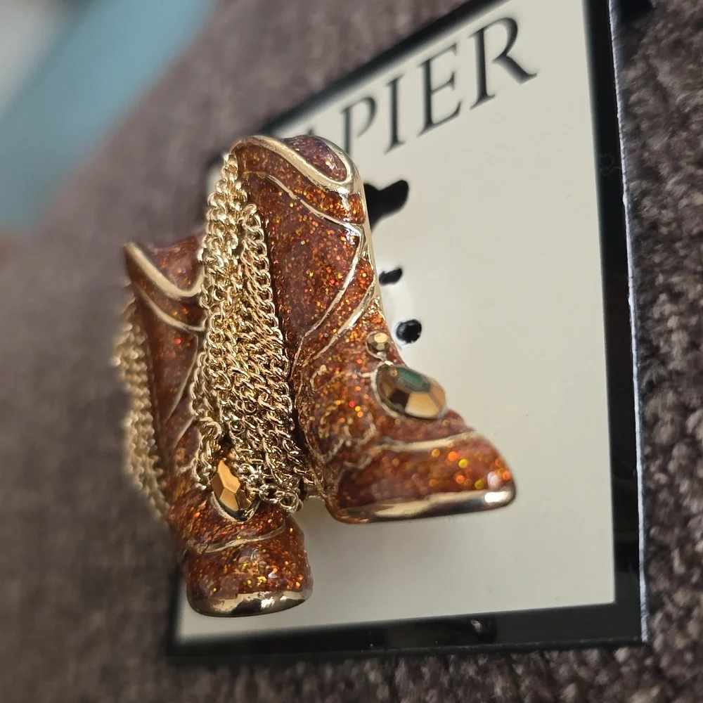 NAPIER WOMEN'S FASHION JEWELRY PIN BEAUTIFUL 